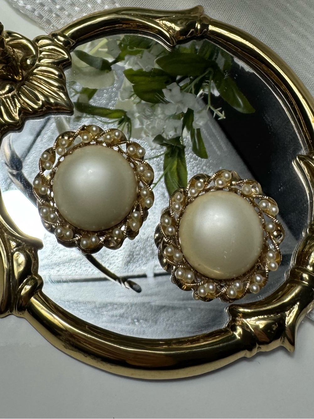Vintage Pearl and Gold Women's Earrings Clip On grandma core Pinterest - Picture 6 of 16